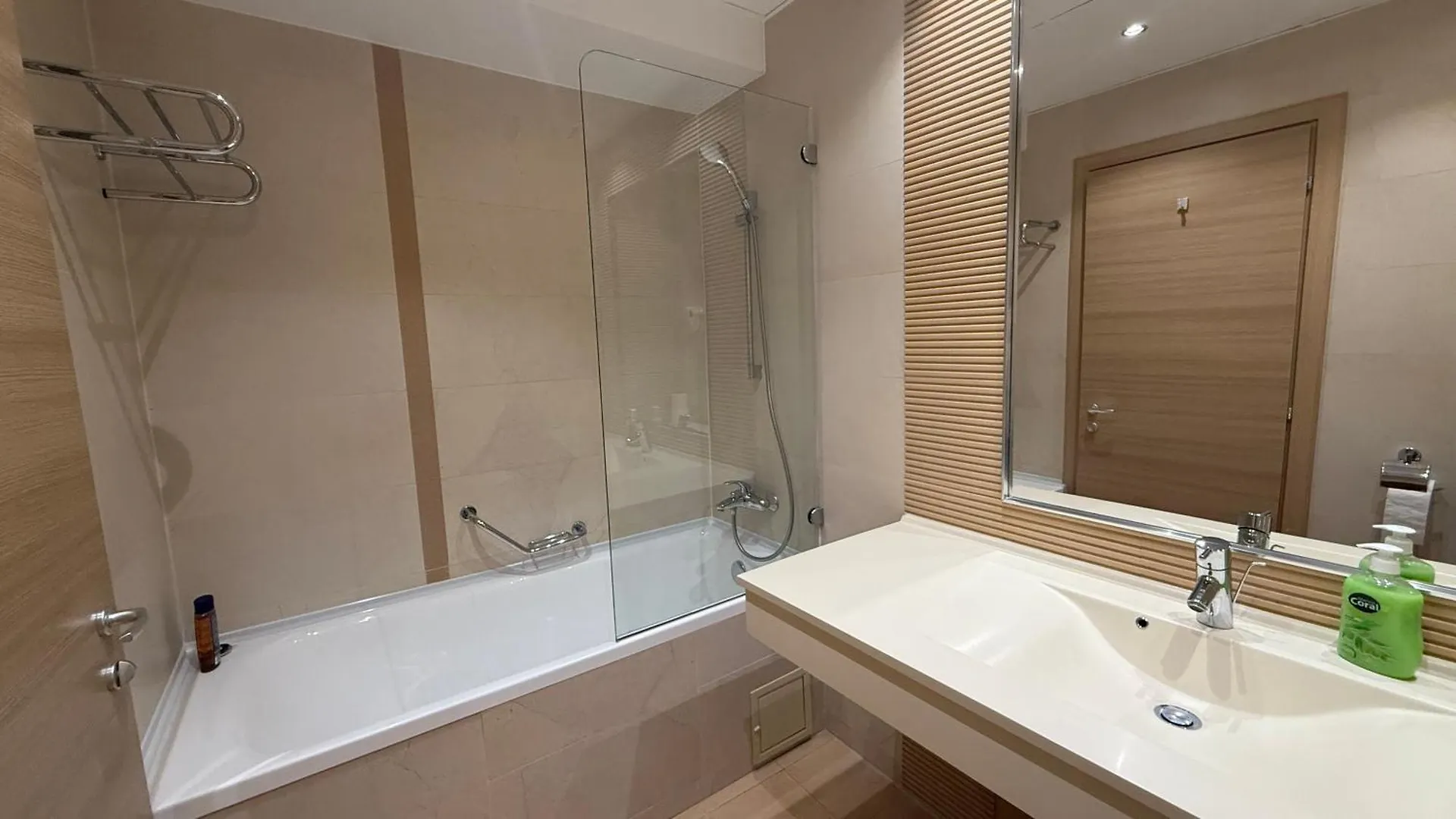 Apartment Studio Rin Parcare Inclusa Langa Delta Bucharest Romania